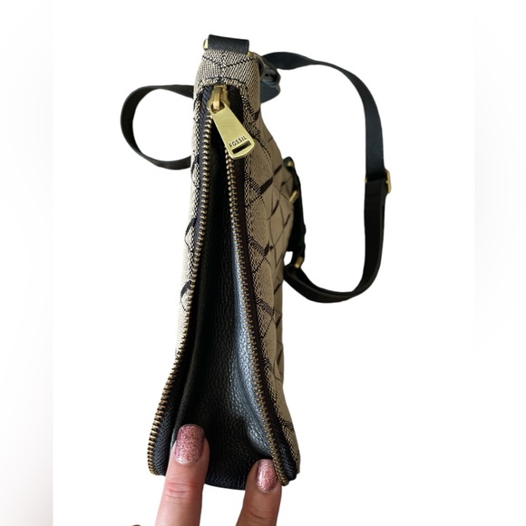 Fossil Preston Jacquard & Pebbled Leather Expandable Crossbody Purse, Tan/Black - Picture 4 of 10